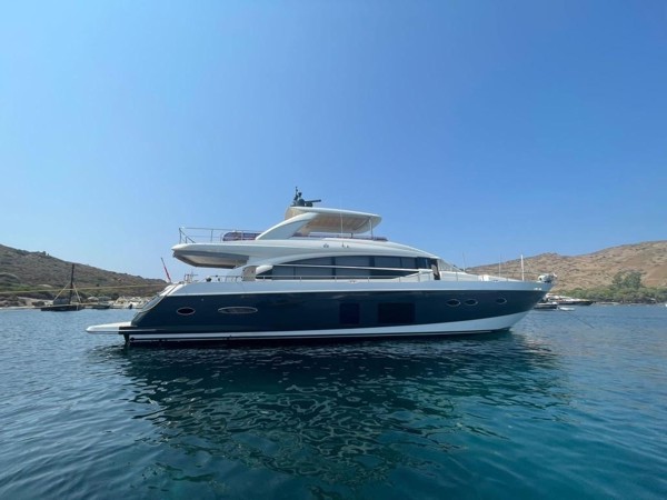 2015 PRINCESS 82
