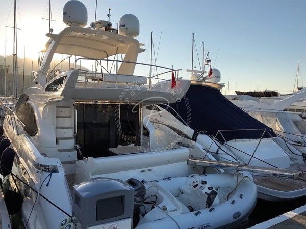 2010 AZIMUT 53 FLY