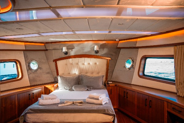 2023 CUSTOM TRAWLER 22 M