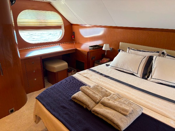 2011 BENETEAU SWIFT TRAWLER 52