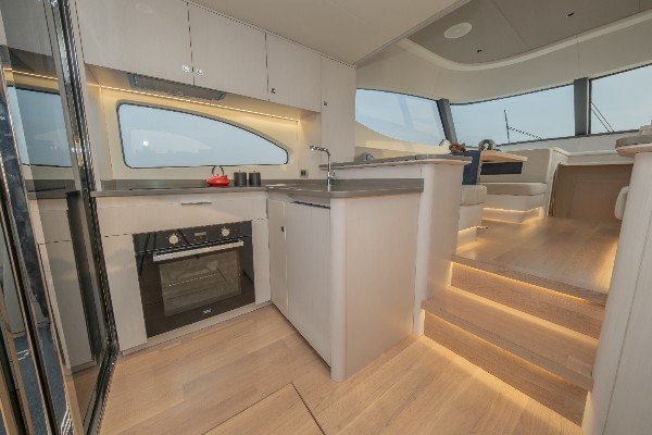 2025 DEEP YACHT 52 FLY