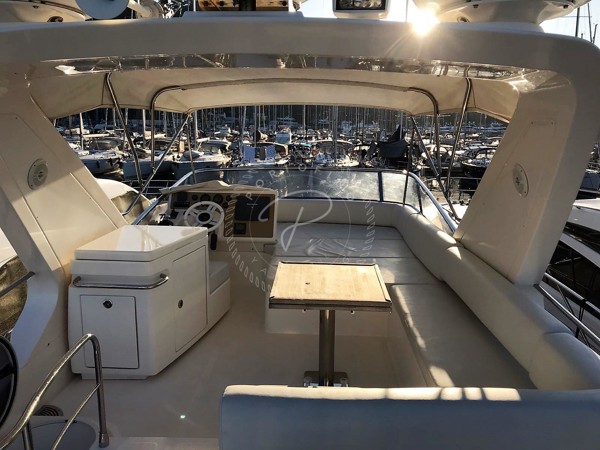2010 AZIMUT 53 FLY