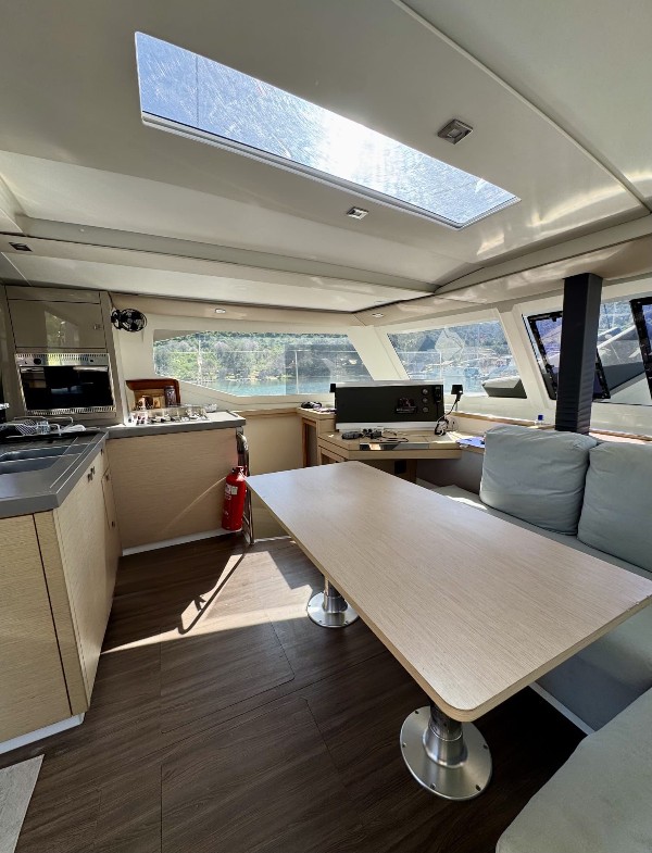 2019 FOUNTAINE PAJOT LUCIA 11.73 M 