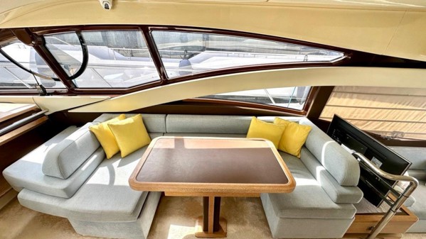 2009 AZIMUT 58