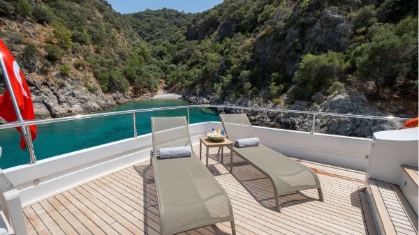 2009/2024 MOTOR YACHT 38 M 