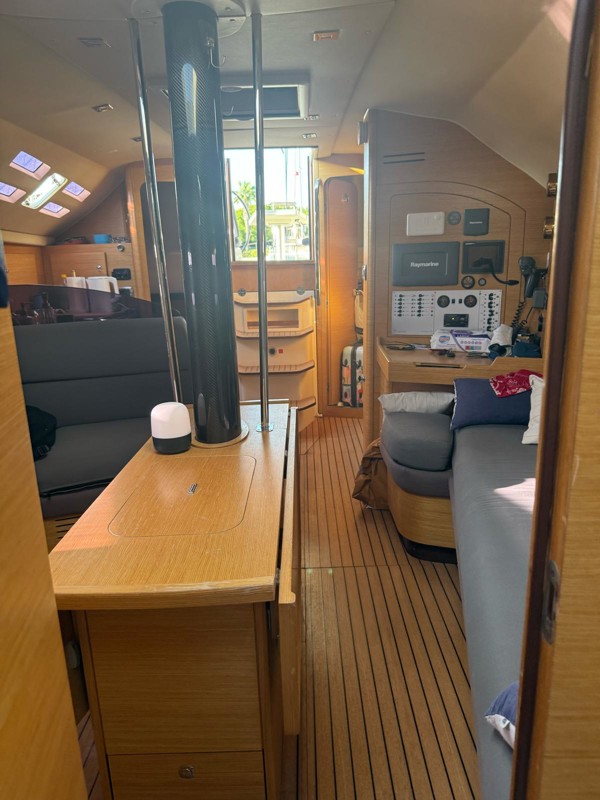 2011 AZUREE 40