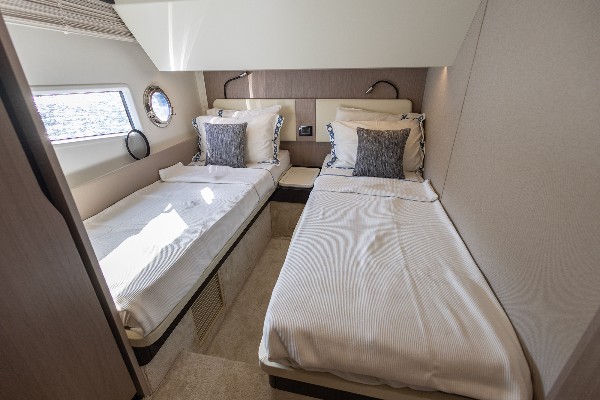 2020 AZIMUT 66 FLY