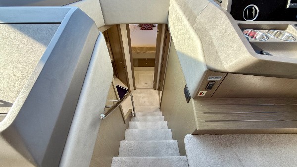 2018 SUNSEEKER MANHATTAN 52