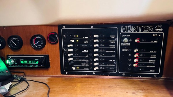 1998 HUNTER 310