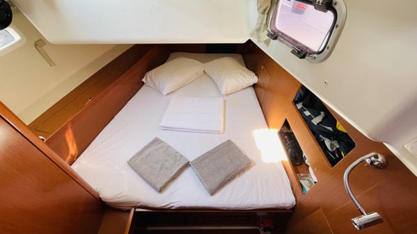 2011 BENETEAU OCEANIS 50