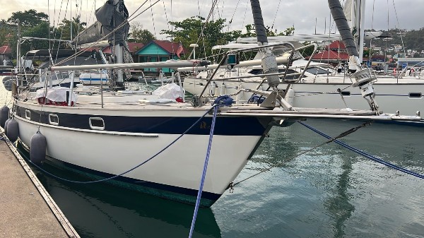 1985 HALLBERG-RASSY 38