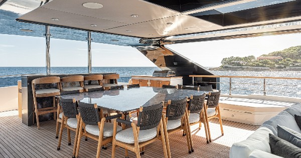 2024 MOTOR YACHT 37 M