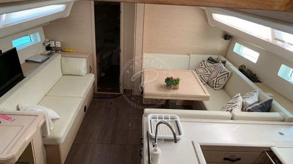 2018 JEANNEAU 51