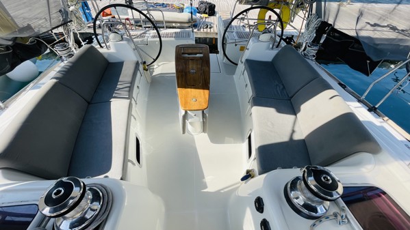 2011 BENETEAU OCEANIS 50