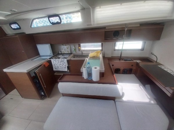 2021 BENETEAU OCEANIS 51.1
