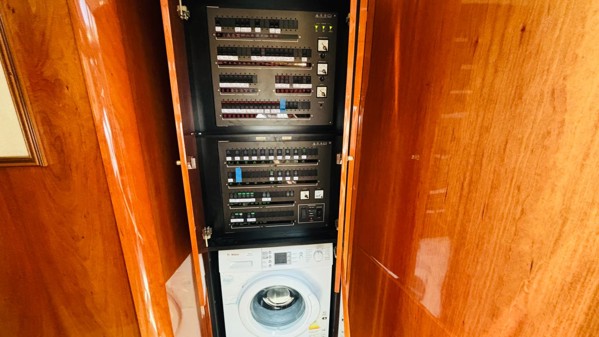 2000 SUNSEEKER MANHATTAN 64