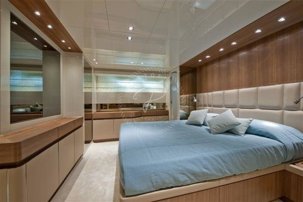 2012 SANLORENZO SL82