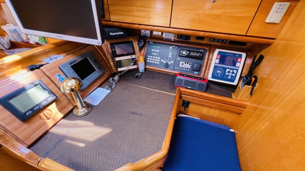 2008 BAVARIA VISION 50