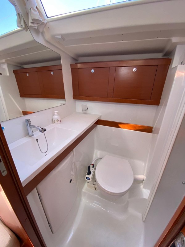2012 BENETEAU OCEANIS 54