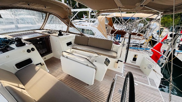 2013 JEANNEAU SUN ODYSSEY 469