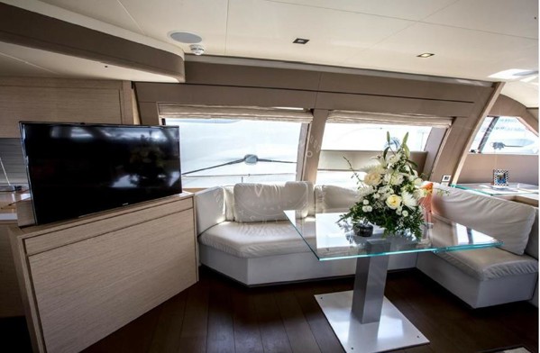 2014 FERRETTI YACHTS 690