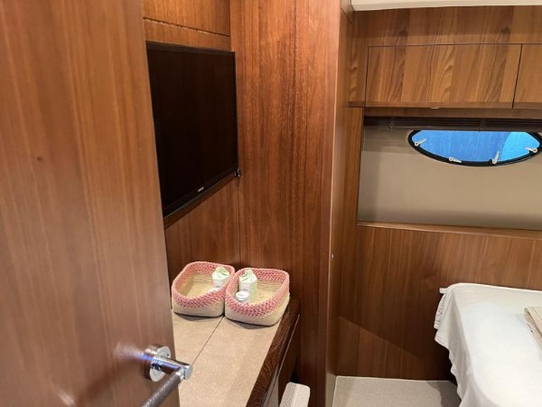 2016 PRINCESS 72 FLY