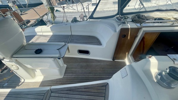 2008 BAVARIA 38 CRUISER