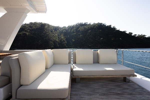 2020 AZIMUT 66 FLY