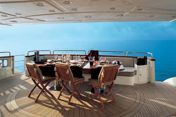 AZIMUT GRANDE 116