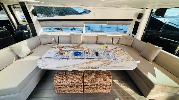 2004 SUNSEEKER PREDATOR 82