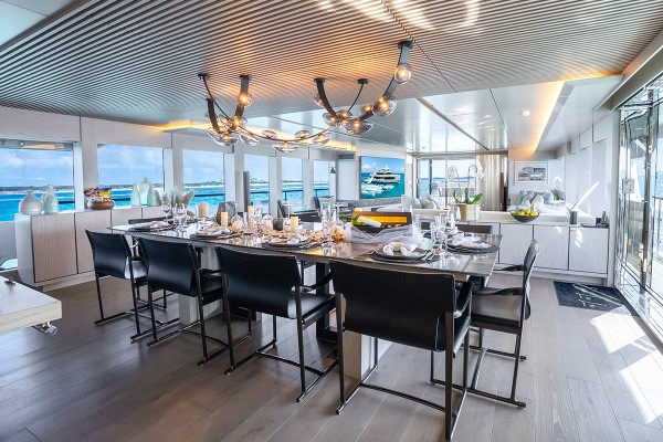 2023 MOTOR YACHT 37 M