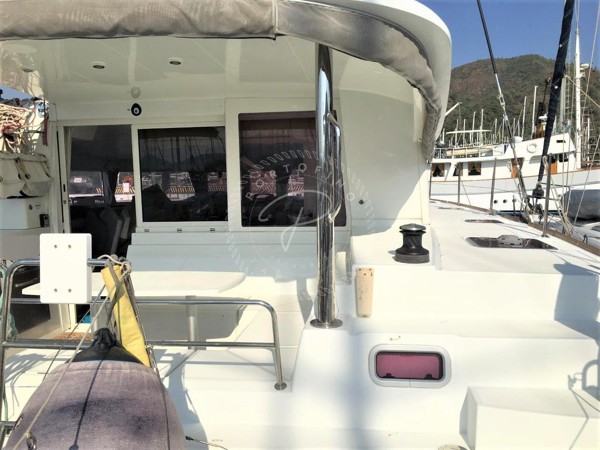 2011 LAGOON 400