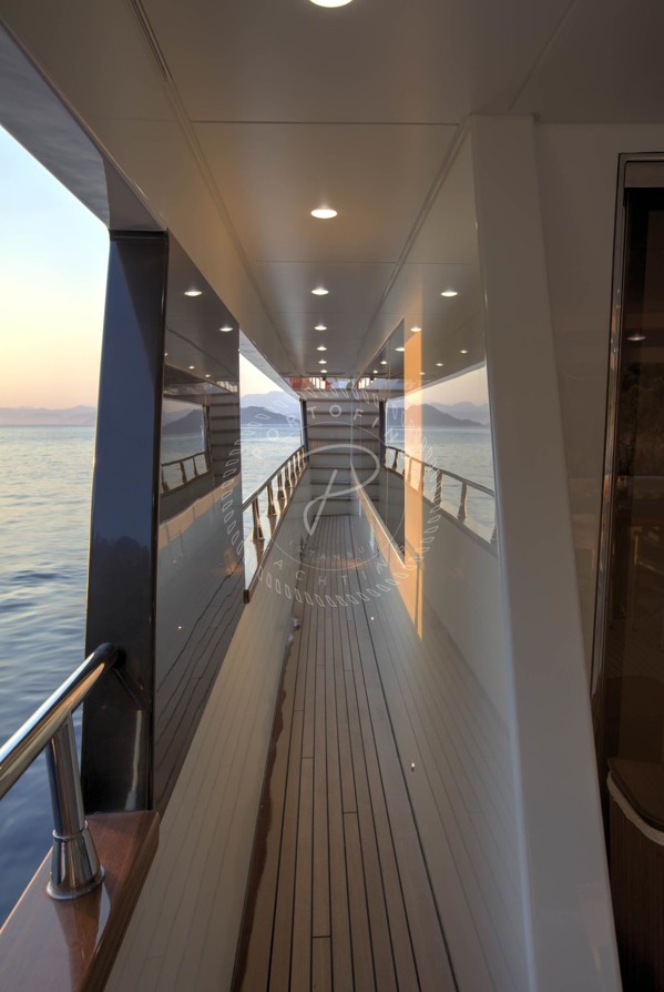 2014 HG YACHT 32M