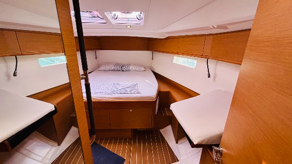 2013 JEANNEAU SUN ODYSSEY 469
