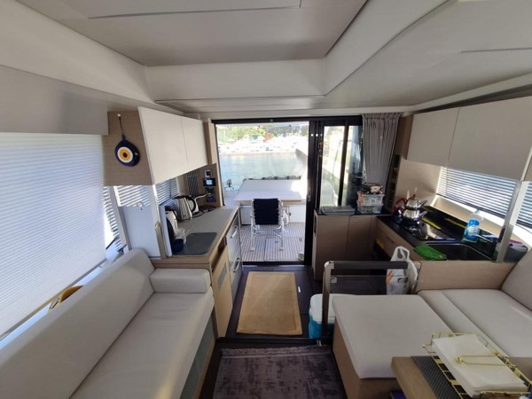 2021 PRESTIGE 420 FLY