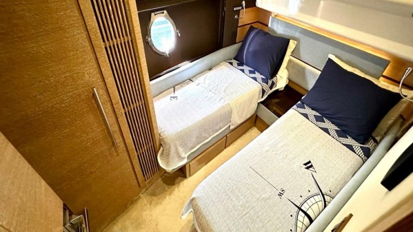 2009 AZIMUT 58