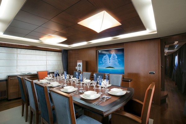 AZIMUT GRANDE 116