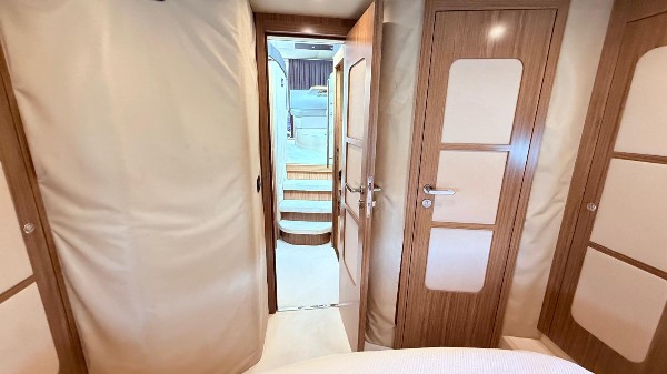2015 AZIMUT MAGELLANO 43