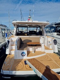 AQUADOR BOATS 400 HT - Küçük Resim