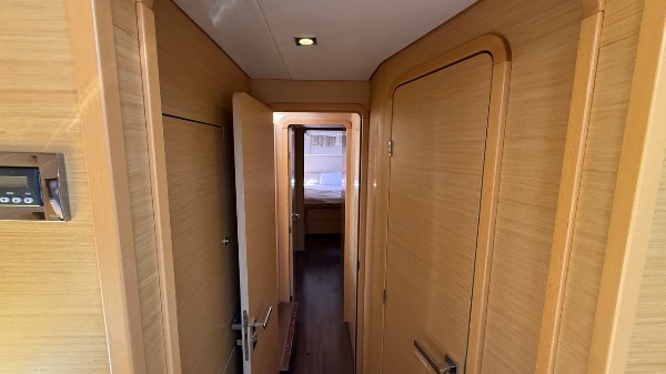 2011 LAGOON 450 F OWNER’S VERSION