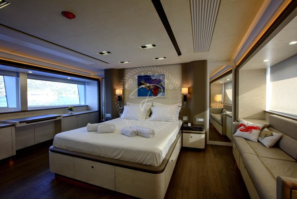 2014 HG YACHT 32M
