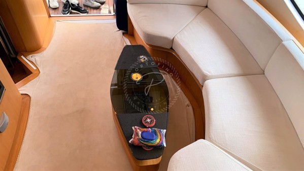 2009 NUMARINE 55 FLY