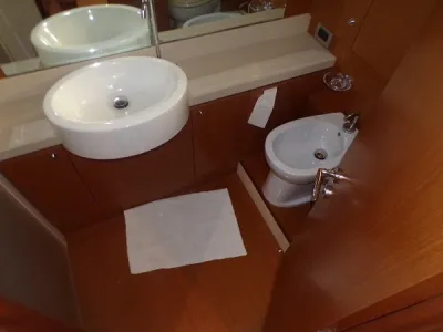 2009 FERRETTI YACHTS 630