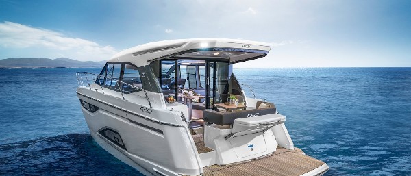 2025 BAVARIA R40 COUPE