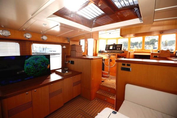 2009 TAKA YACHTS LOBSTER 18M