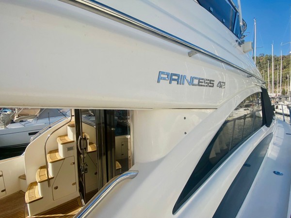 2007 PRINCESS 42