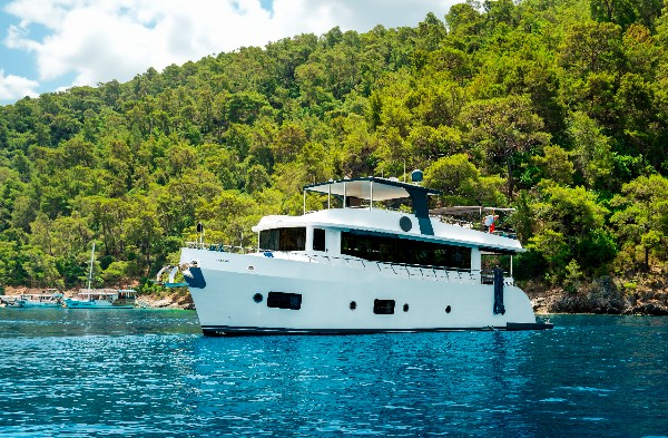 2023 CUSTOM TRAWLER 22 M