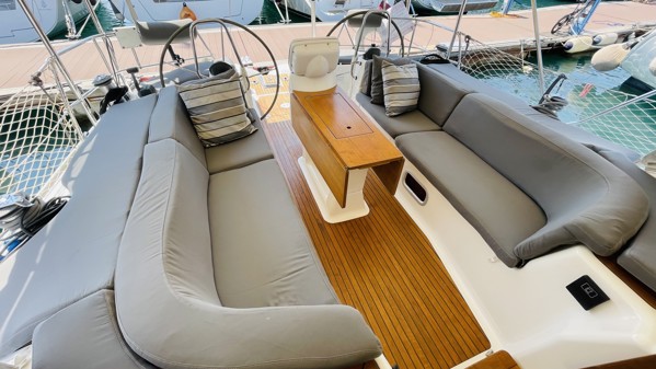 2008 BAVARIA VISION 50
