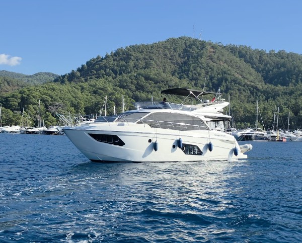 2016 ABSOLUTE 52 FLY