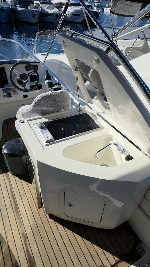 2016 ABSOLUTE 52 FLY